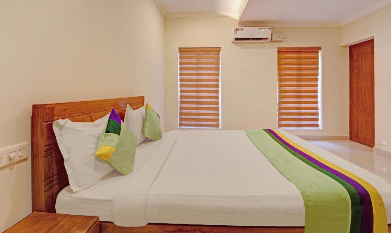 Sreepathi Nirmalyam 400 Mts From Guruvayoor Temple Hotel Guruvāyūr Kültér fotó