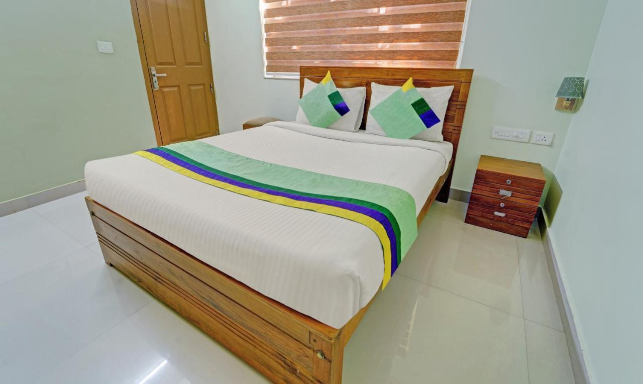 Sreepathi Nirmalyam 400 Mts From Guruvayoor Temple Hotel Guruvāyūr Kültér fotó